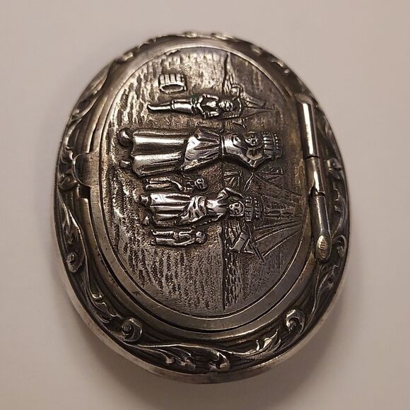 Antique Dutch Silver Snuff Pill Box Repousse Scene - Picture 6 of 9